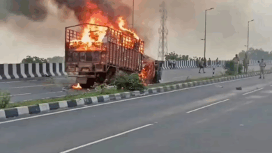 Photo of UP के Aligarh में भीषण Road Accident, 4 लोग जिंदा जले
