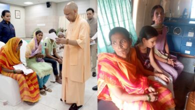 Photo of सीएम योगी ने जनता दर्शन में दी तुरंत राहत, कैंसर पीड़ित को भेजा अस्पताल