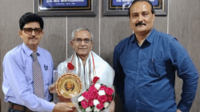 Photo of समाजसेवी डॉ अतुल कृष्ण को महाकवि गोपाल दास नीरज सम्मान