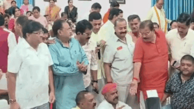 Photo of लखनऊ नगर निगम की बैठक में हंगामा, मेयर बोलीं- बदतमीजी कर रहे पार्षद…