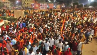 Photo of Ayodhya में 14 कोसी परिक्रमा में उमड़ा जनसैलाब, बारिश के बावजूद श्रद्धालुओं का उत्साह बरकरार