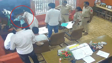 Photo of DUSU जॉइंट सेक्रेटरी दीपिका ने प्रोफेसर को जड़े थप्पड़, मच गया बवाल…