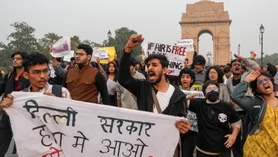 Photo of इंडिया गेट पर प्रदूषण विरोध प्रदर्शन में बवाल, मिर्च स्प्रे पर दिल्ली पुलिस का एक्शन…