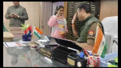 Photo of CM Yogi से मिलने लखनऊ पहुंची 9 साल की बच्ची…  रोते देख पुलिस ने दिखाई संवेदनशीलता