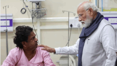 Photo of भूटान से लौटते ही पीएम मोदी पहुंचे एलएनजेपी अस्पताल, दिल्ली ब्लास्ट के घायलों से की मुलाकात