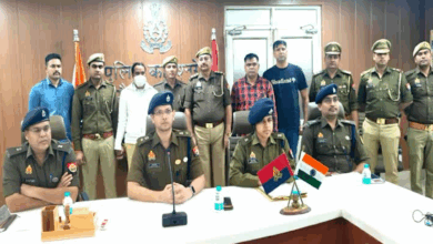 Photo of Greater Noida में युवक की हत्या का पर्दाफाश, आरोपी गिरफ्तार…कैंची से किया था वार
