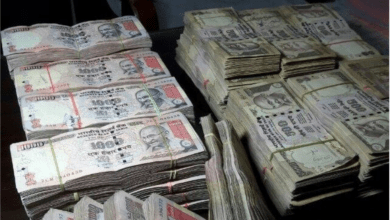 Photo of Delhi में 3.5 करोड़ रुपये के पुराने नोट बरामद… चार गिरफ्तार