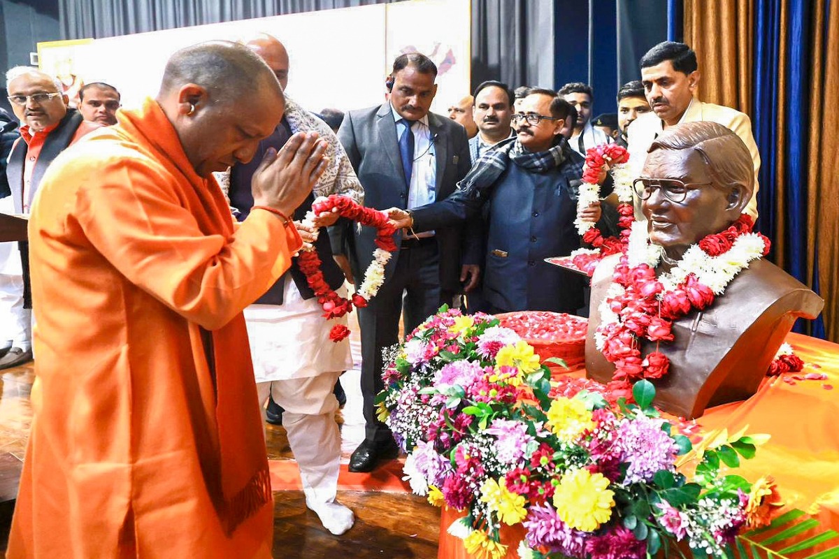 Photo of अटल बिहारी वाजपेयी भारतीय राजनीति के अजातशत्रु थे, CM Yogi बोलें- उनकी कविताएं आज भी देती हैं प्रेरणा