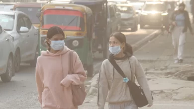 Photo of Delhi में प्रदूषण का कहर… मजदूरों को ₹10 हजार की राहत, 50% वर्क फ्रॉम होम अनिवार्य