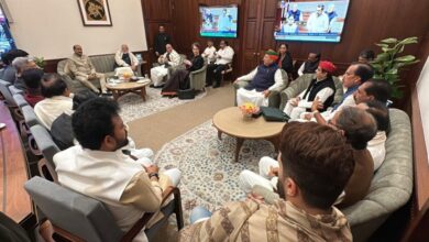 Photo of हंगामे के बाद सौहार्द का दृश्य… पीएम मोदी–राजनाथ के साथ प्रियंका गाँधी का चाय पर चर्चा