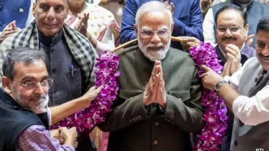 Photo of NDA संसदीय दल की बैठक में पीएम मोदी का सम्मान… पहनाया गया ‘विजय हार’