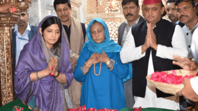 Photo of UP News: सलीम चिश्ती की दरगाह पर अखिलेश-डिपल ने चढ़ाई चादर, जया बच्चन भी साथ