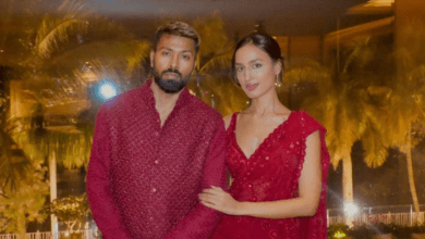 Photo of न्यू ईयर पर रोमांस के रंग में रंगे Hardik Pandya, गर्लफ्रेंड संग दिखा रोमांटिक अंदाज