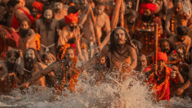 Photo of Makar Sankranti 2026: मकर संक्रांति पर संगम घाट पर उमड़े श्रद्धालु, हर-हर गुंज उठा प्रयागराज