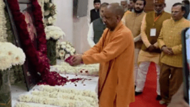 Photo of देवबंद पहुंचे सीएम योगी… राज्यमंत्री बृजेश सिंह के पिता को दी श्रद्धांजलि
