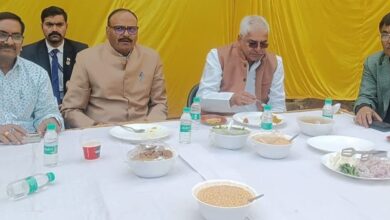 Photo of सहदेव माली की स्मृति में तहरी भोज… Press Club में पत्रकारों और राजनीतिक हस्तियों का जमावड़ा