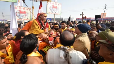 Photo of संतों के सम्मान पर सियासत… माघ मेले में कथित मारपीट पर उठे सवाल