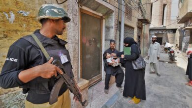 Photo of शर्मनाक! पाकिस्तान में पोलियो टीम पर बंदूकधारियों की फायरिंग, पुलिसकर्मी की मौत