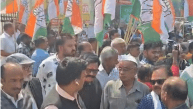 Photo of शंकराचार्य के समर्थन में उतरे कांग्रेसी… लखनऊ कलेक्ट्रेट का घेराव कर जताया रोष