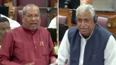 Photo of यूपी विधानसभा बना अखाड़ा! पक्ष और विपक्ष में तीखी झड़प और हाथापाई…