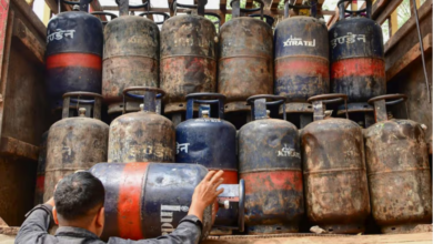 Photo of UP में कमर्शियल LPG सप्लाई ठप… कई जिलों में अब तक नहीं शुरू हुई डिलीवरी