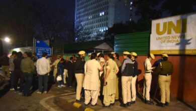 Photo of दिल्ली में UNI दफ्तर सील: कोर्ट के आदेश पर पुलिस की कार्रवाई; लगे बदसलूकी के आरोप