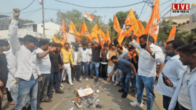 Photo of लखनऊ में VHRP ने मौलाना अब्दुल्ला का फूंका पुतला, गोपाल राय ने रासुका की मांग