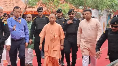 Photo of बेटियों के बीच पहुंचे CM Yogi, ‘स्कूल चलो अभियान’ से भरी नई उड़ान…