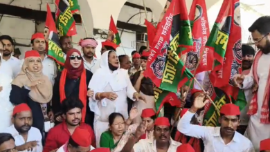Photo of Lucknow: सपा विधायकों ने घेरा नगर निगम, पानी-सड़क-सफाई को लेकर प्रदर्शन