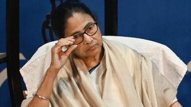 Photo of CM पद छोड़ने को तैयार नहीं ममता, अब प्रोफाइल अपडेट से बढ़ीं अटकलें…