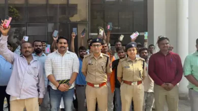 Photo of खोया मोबाइल अब मिलेगा वापस! लखनऊ पुलिस ने 21 लाख के फोन किए बरामद…