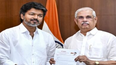 Photo of Vijay को अभी नहीं मिला ग्रीन सिग्नल… राज्यपाल बोले- पहले साबित करो बहुमत
