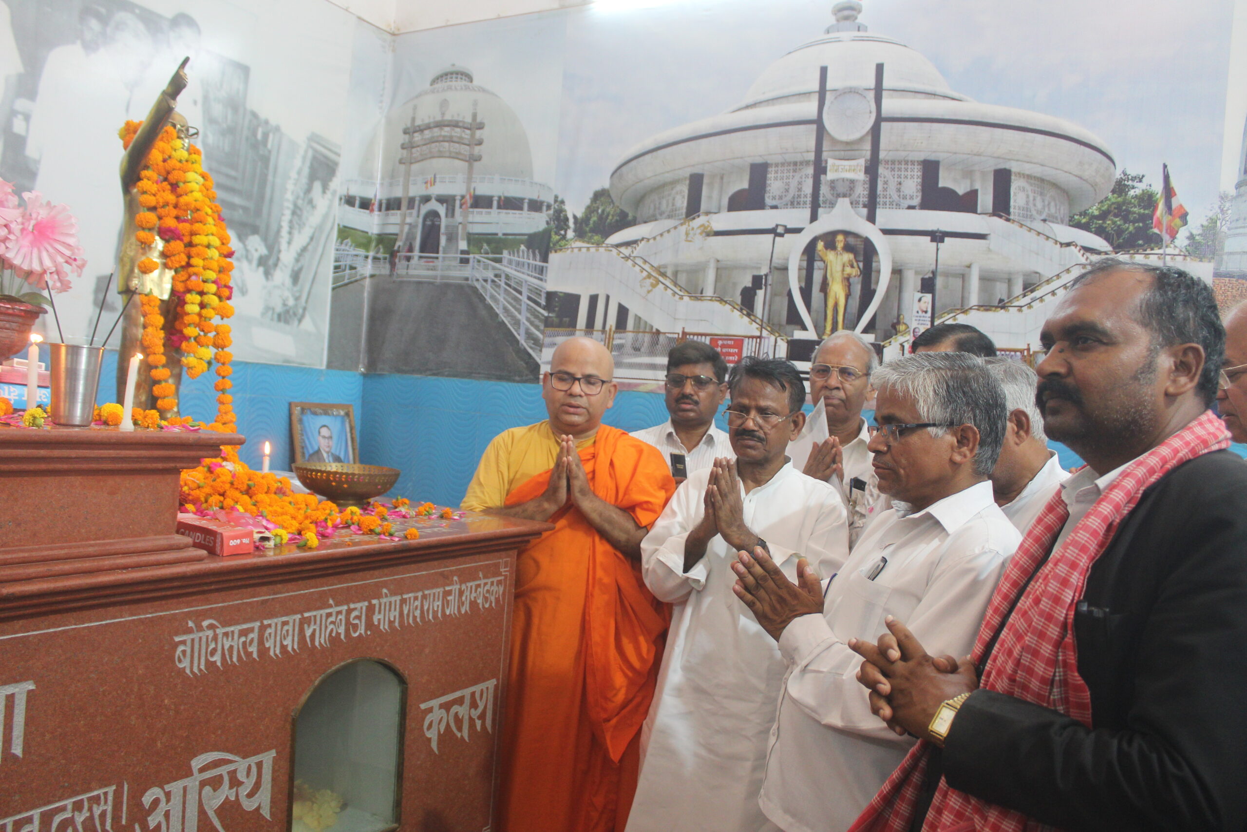 Photo of अस्थि कलश विस्थापन की आशंका पर आंदोलन की चेतावनी, लखनऊ में हुई पूजा-वंदना