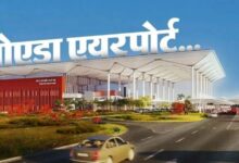 Photo of Noida Airport: जेवर एयरपोर्ट पर उतरी पहली फ्लाइट, ज़मीन देने वाले किसान भी बने ‘हवाई सफर’ के गवाह