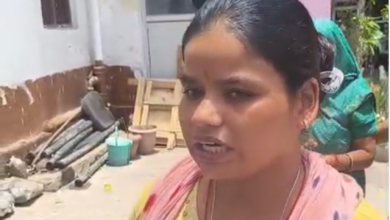 Photo of इंसाफ की तलाश में राजधानी पहुंचीं मां-बेटी, आत्महत्या के प्रयास से मचा हड़कंप…
