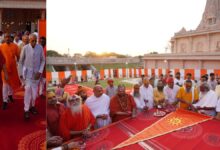 Photo of राम मंदिर चढ़ावा विवाद के बीच मंच पर दिखे चंपत राय, ध्वजारोहण कार्यक्रम में शामिल
