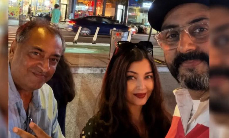 Photo of Aishwarya-Abhishek: शूटिंग से ब्रेक लेकर न्यूयॉर्क पहुंचे अभिषेक बच्चन, ऐश्वर्या संग वायरल हुई सेल्फी