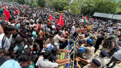 Photo of NEET पेपर लीक पर पटना में बेकाबू हुआ छात्र आंदोलन, पुलिस ने दागे आंसू गैस के गोले…