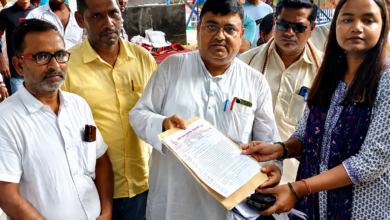 Photo of UP में शिक्षामित्रों का धरना, समायोजन और लंबित मांगों पर कार्रवाई की उठी मांग…