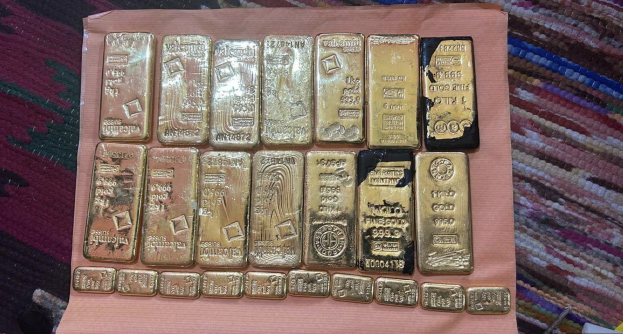 Photo of Bengal में बालू माफिया पर सबसे बड़ी रेड! ₹5.5 करोड़ कैश, 15 किलो सोना बरामद…