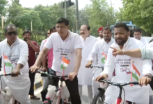 Photo of ‘साइकिल चोर कहां मिलेंगे?’ AAP का BJP पर तंज, खरीद में कथित घोटाले को लेकर जोरदार प्रदर्शन