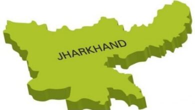 Photo of झारखंड में बैरिकेडिंग तोड़ विधानसभा की ओर बढ़े छात्र