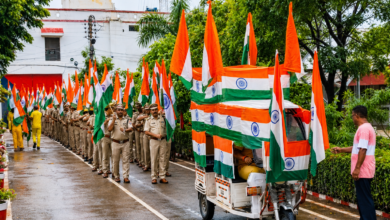 Photo of आजादी के रंग में रंगी लखनऊ जेल, तिरंगा यात्रा में गूंजे ‘वंदे मातरम’ के नारे…