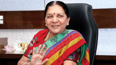 Photo of राष्ट्रपति ने मंजूर की छुट्टी, राज्यपाल आनंदीबेन गईं गुजरात