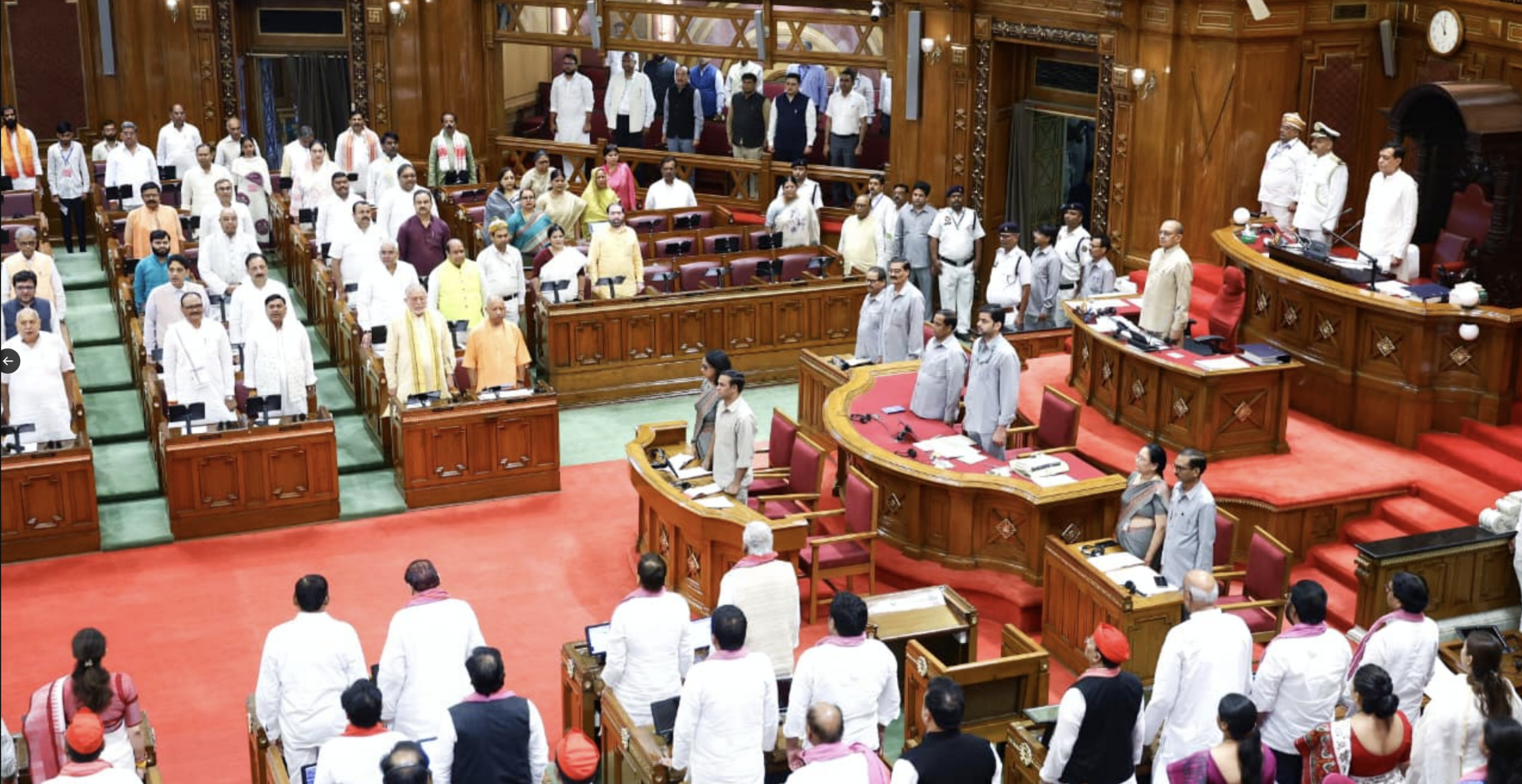 Photo of UP Vidhan Sabha में ऐतिहासिक शुरुआत! पहली बार हुआ ‘वंदे मातरम’ का पूर्ण गायन…