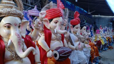 Photo of गणपति बप्पा के स्वागत में सजा देश… इंदौर में 3 टन मिट्टी के बप्पा, हैदराबाद में 72 फीट की प्रतिमा
