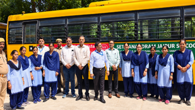 Photo of लखनऊ में RTO की बड़ी कार्रवाई, जयपुरिया और GD गोयनका स्कूल की बसों की जांच