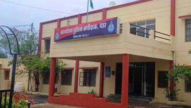 Photo of CID बनकर बुजुर्ग से ठगी, चाकू मारने का किया ड्रामा; सोने की चेन-अंगूठी लेकर फरार