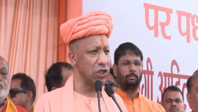 Photo of बाबर-औरंगजेब को चाहने वालों के मंसूबे कभी पूरे नहीं होंगे:योगी