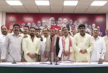 Photo of यूपी में BJP को झटका! भवानी भीख शुक्ला ने थामा सपा का दामन…